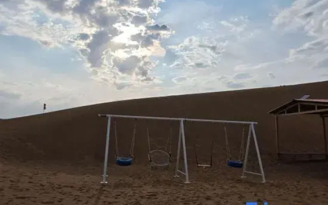 Zhongwei Wuhu Adventure and Study Desert Star Camping Base