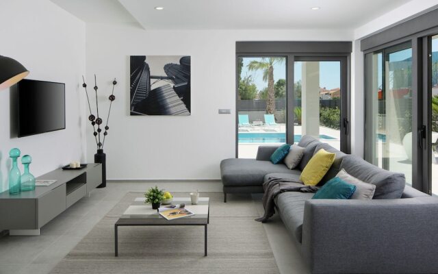 Apartment in Faana With Sea Beach