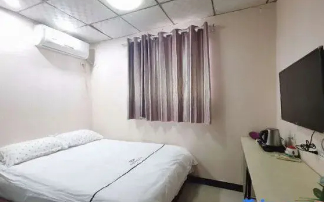 Warm Collection Hotel (Nanyang South Bus Station Ranying Branch)