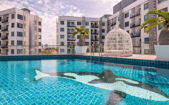 Pool Views De Luxe at Arcadia Beach Resort