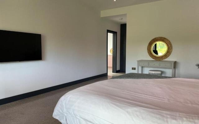 No.6 South View Lodges, Exeter