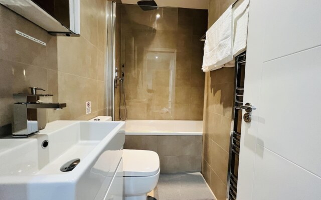 1-bed Apartment in Ealing, 3 Mins From Station
