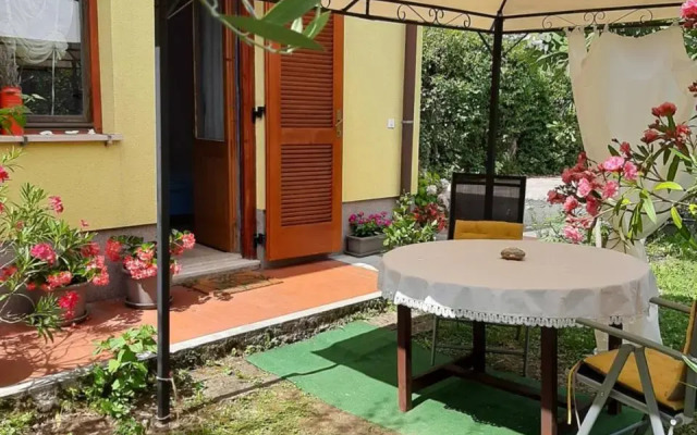 Studio with garden near the sea
