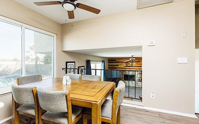 Shadow Mountain Retreat 4BR by Casago