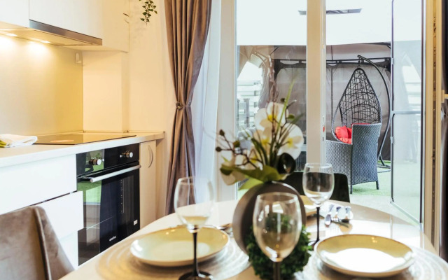 Cozy Special Pallady Apartament with Heated Courtyard