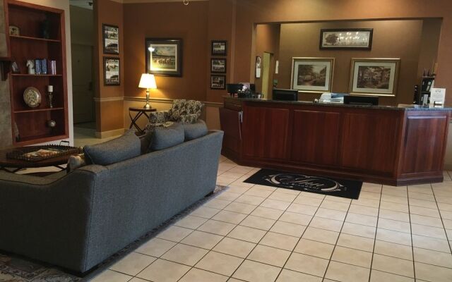 Elwood Hotel & Suites