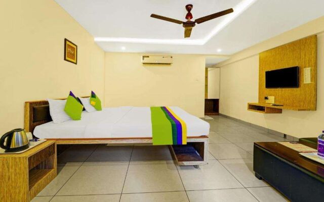 Treebo Surya Comforts, 200 Mtrs From Kolhapur Railway Station