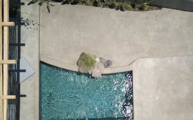 Oscar Beachfront Suites-Adults Only