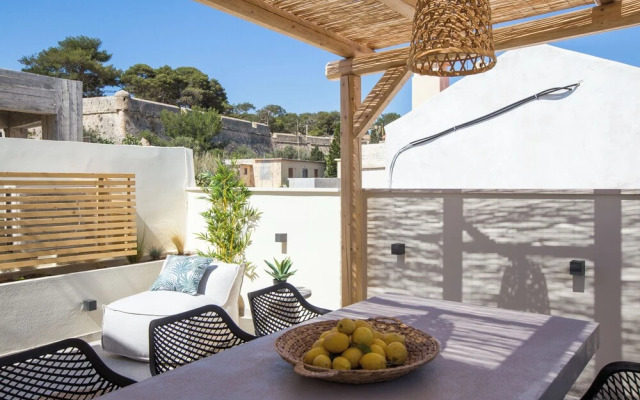 Old Town Charm-Cozy 2BR with Rooftop