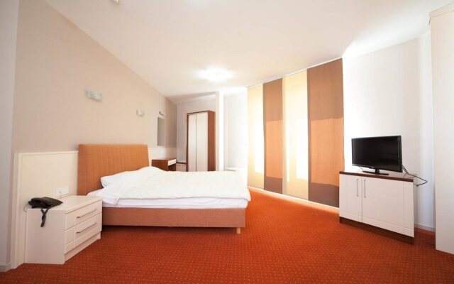 Hotel Lebed