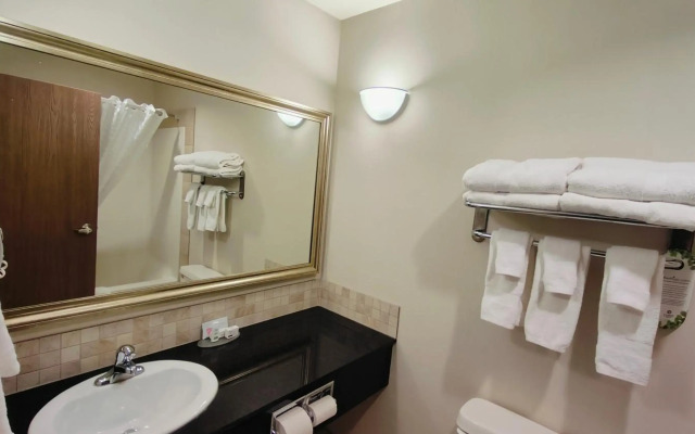 Coast Weyburn Hotel