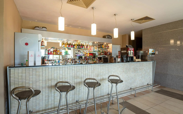 Jeravi Hotel