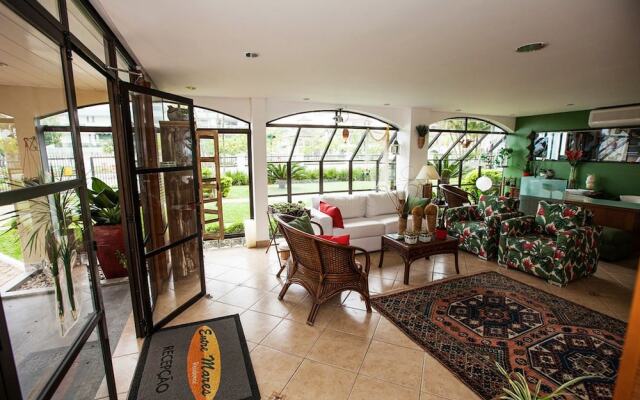 Entremares Residence