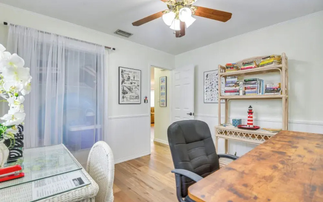 1 Mi to Anna Maria Island: Pet-friendly Retreat