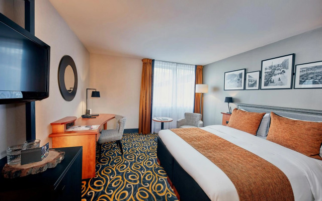 Carlton Square Hotel