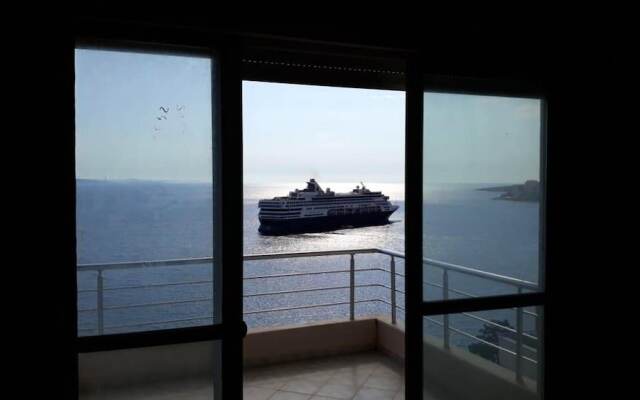 Apartment With one Bedroom in Sarandë, With Wonderful sea View and Terrace - 10 m From the Beach