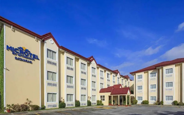 Microtel By Wyndham Batangas