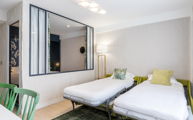 CADET Residence by Collection VESPER