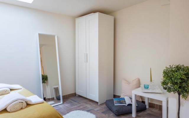 Cozy and Modern Studio near City Center