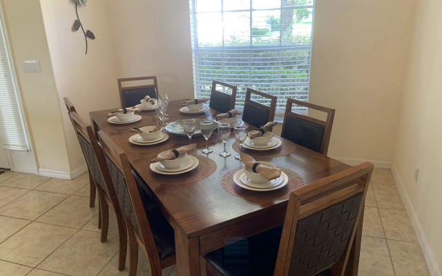 Great location with conservation views, Clermont, US