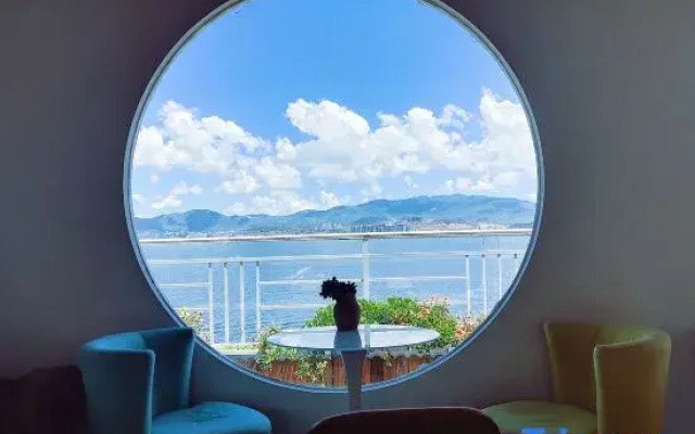 Dali Zouzou Tingting Seaview Inn