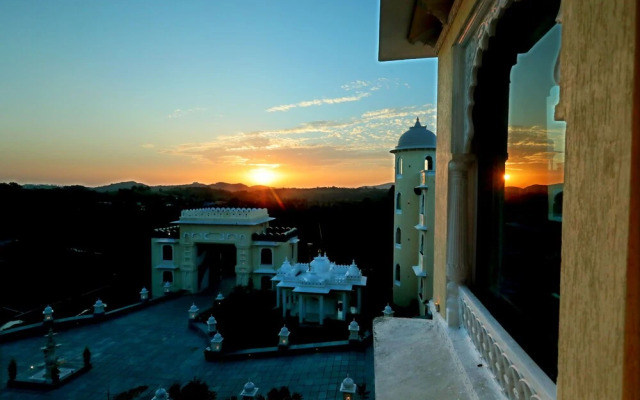 The Everest Hill Resort