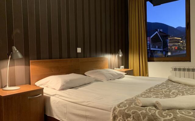 Granat Apartments