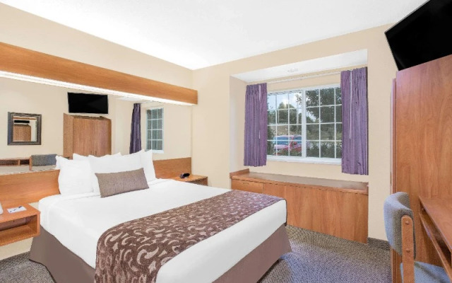 Beckley East Microtel Inn / Suites