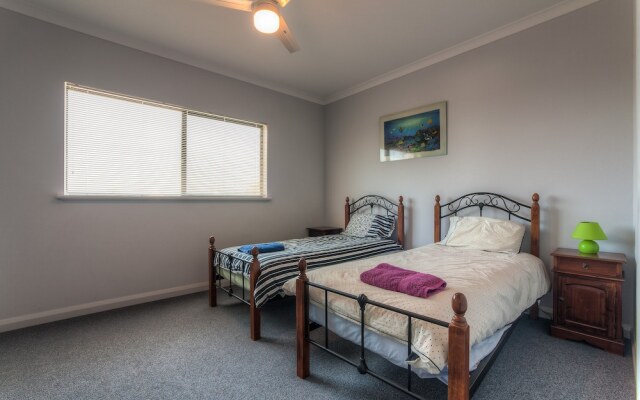 Ningaloo Breeze Villa 4