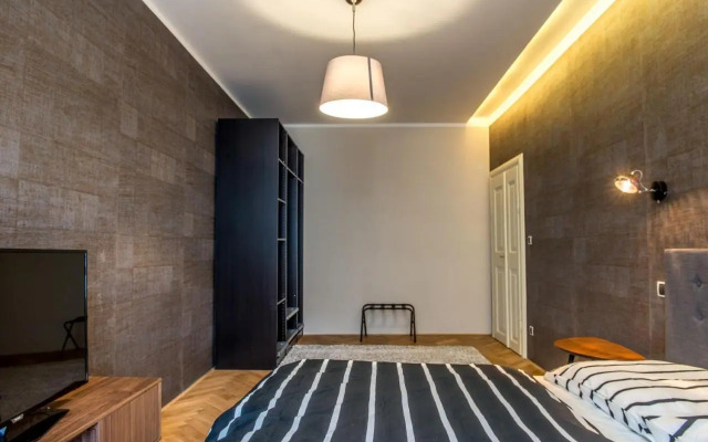 Exclusive 3 Bedroom Top-Notch Flat, Great Location