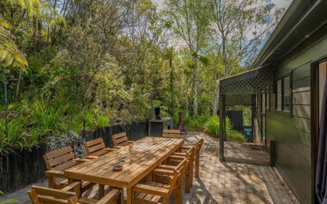 Hillside Haven - Tairua Holiday Home