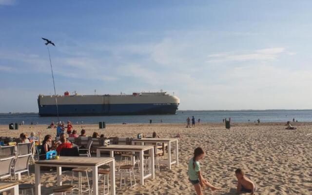 Appartement Havenzicht, gelegen aan zee met zeezicht
