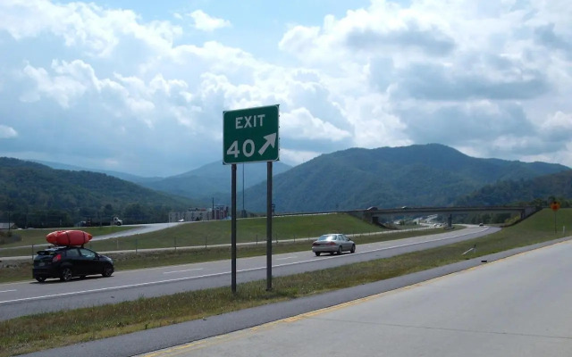 Holiday Inn Express Erwin I-181/i-26