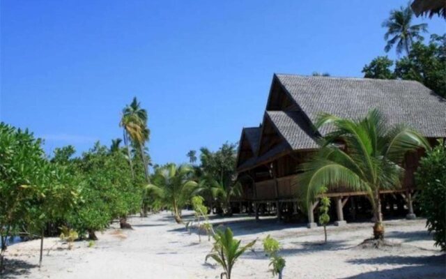 Wakatobi Patuno Diving & Beach Resort