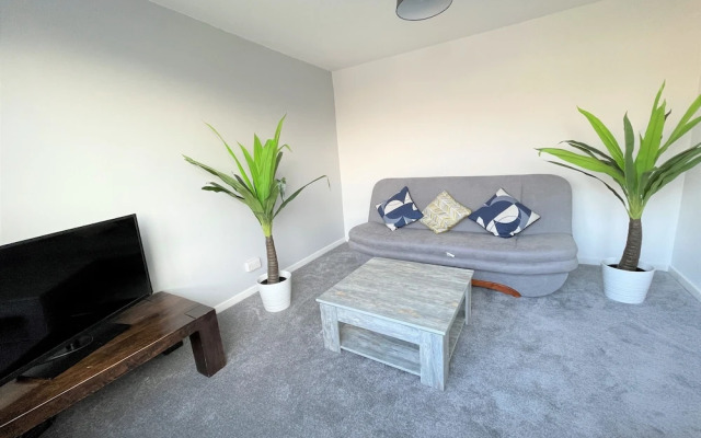 Bright & Airy 3BR Home with Parking