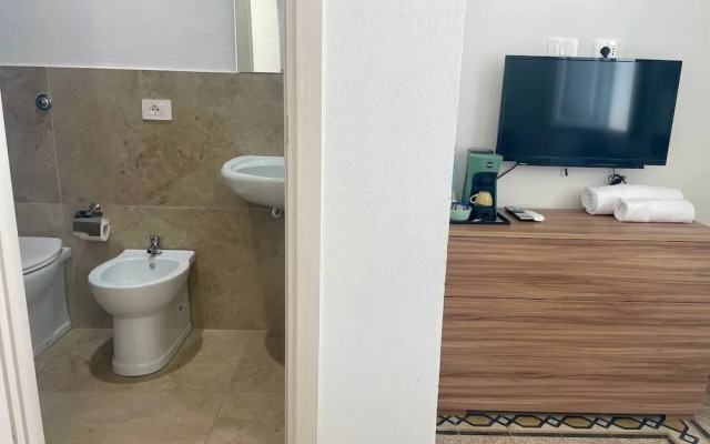 Onlyrooms V - Central & Train Station