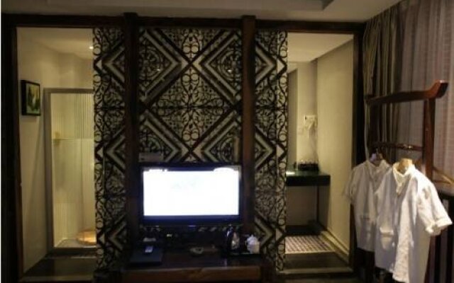 Langqiao Station Hotel - Yangshuo