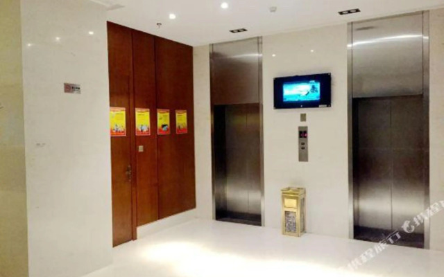 Zhonghuan Hotel