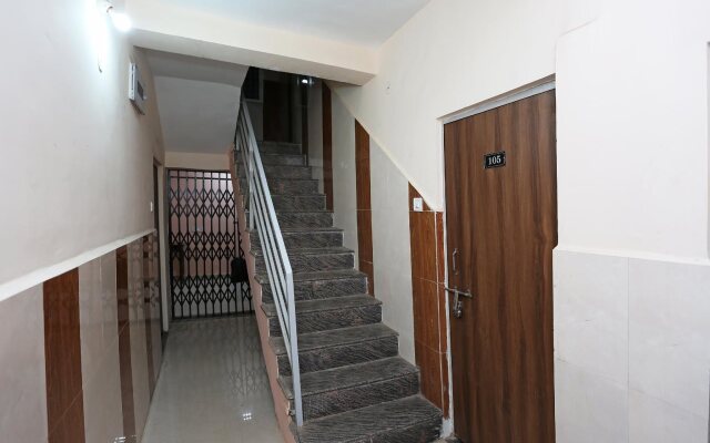 Hotel Royal Palm by OYO Rooms