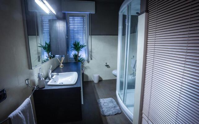 Cinematic Modern Flat, 100 mt da Ospedale