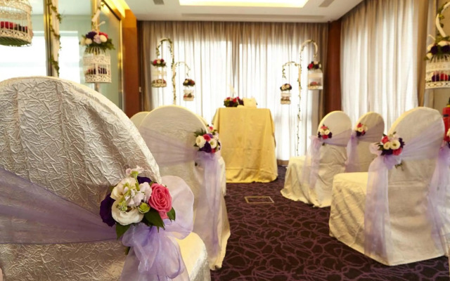 Aqueen Hotel Paya Lebar
