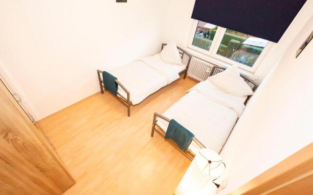 AVR Apartment HOF 11