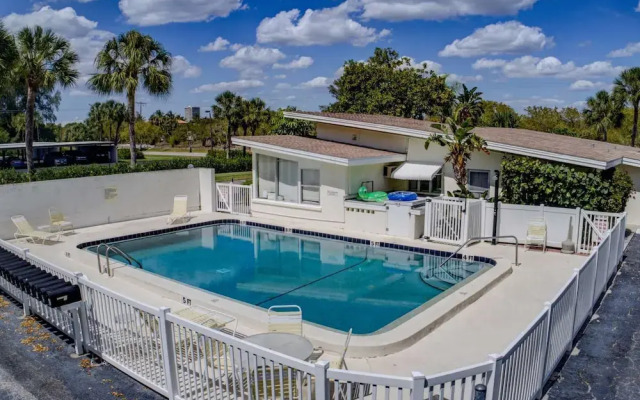 Pelican Gardens Villa 23