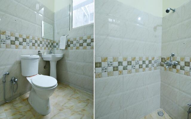 OYO 22966 Hotel Raj Niwas