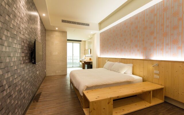Treehouse Hostels