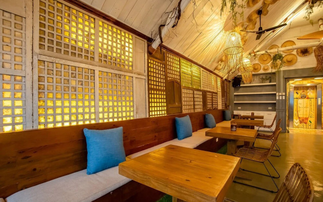 OYO 821 Connector Hostel