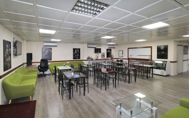 Neve Midbar Motel
