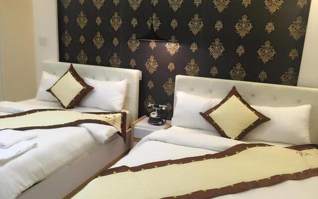 White Star Hotel