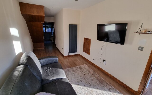 Captivating 1-bed Apartment in Edinburgh