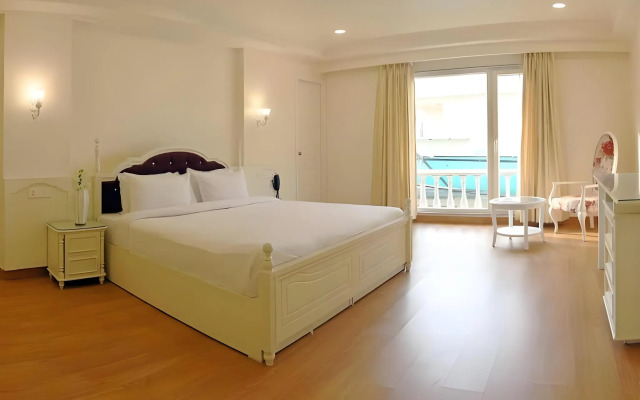 Hotel Magenta